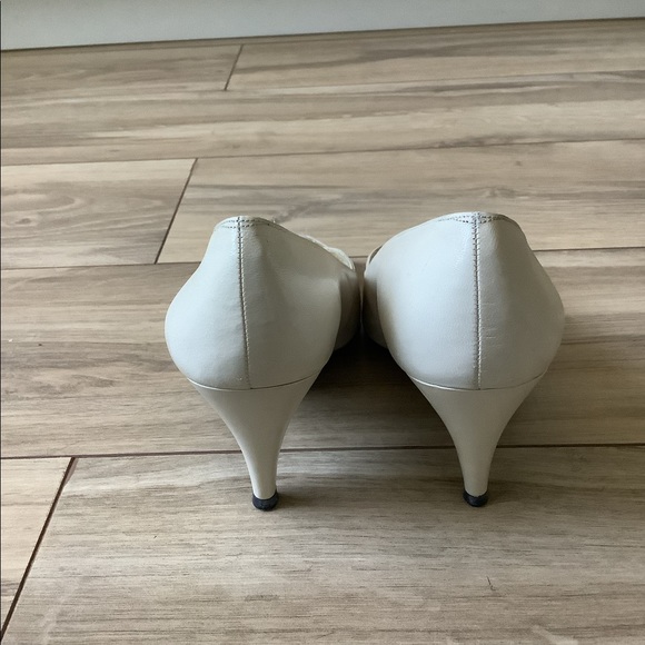 Vintage Cream leather and snakeskin 2.75” heels - Picture 5 of 8